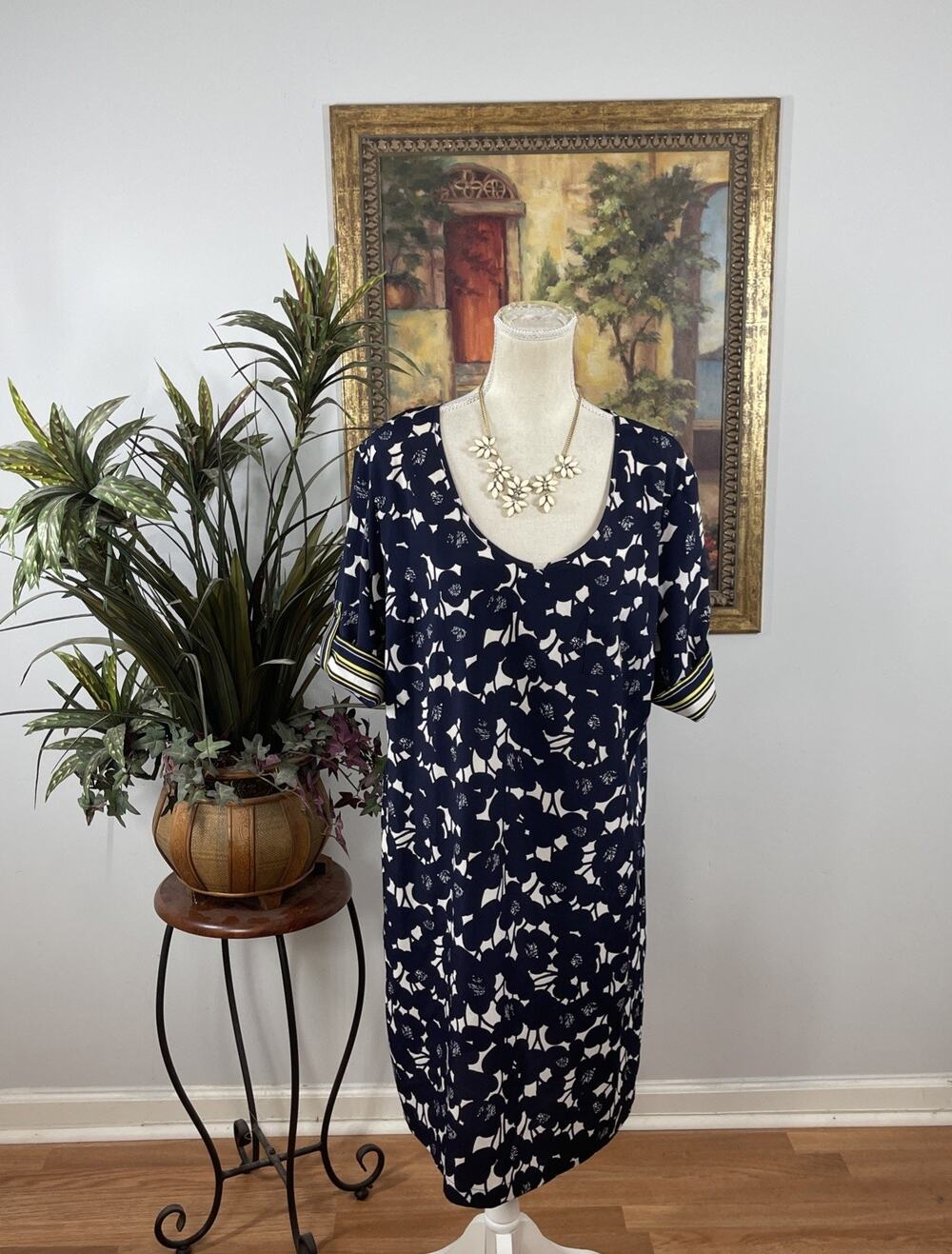 New York & Company Women's L Navy Floral Sheath Dress Stripe Cuff Short Sleeve